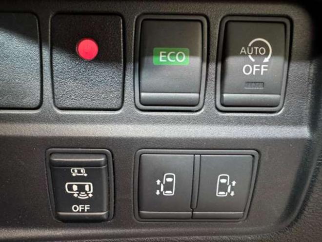 セレナ2.0 ハイウェイスター 4WD　ナビ　TV　アラウンドビュー　Bluetooth　両側Pスライド　Egスターター 2000