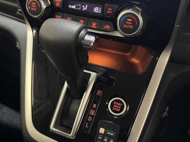 セレナ2.0 ハイウェイスター 4WD　ナビ　TV　アラウンドビュー　Bluetooth　両側Pスライド　Egスターター 2000