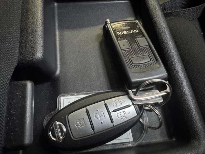 セレナ2.0 ハイウェイスター 4WD　ナビ　TV　アラウンドビュー　Bluetooth　両側Pスライド　Egスターター 2000