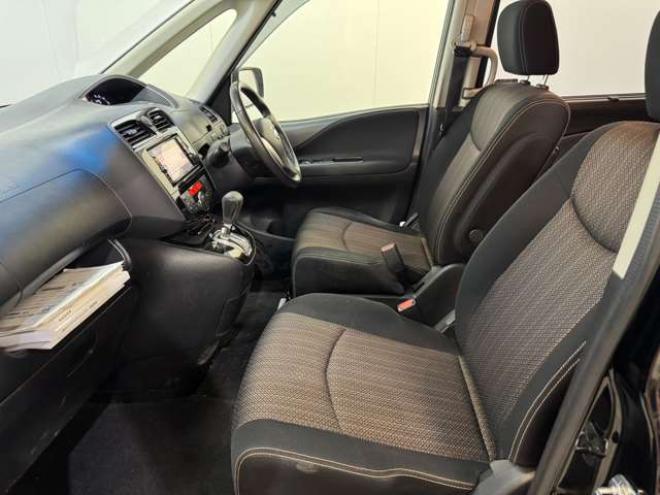 セレナ2.0 ハイウェイスター Vセレクション+Safety 4WD　ナビ　TV　Bluetooth　両側Pスライド　Egスターター　フリップダウン 2000