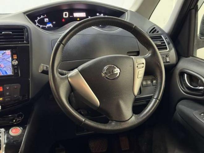 セレナ2.0 ハイウェイスター Vセレクション+Safety 4WD　ナビ　TV　Bluetooth　両側Pスライド　Egスターター　フリップダウン 2000