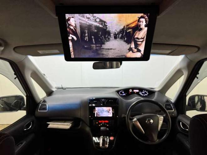 セレナ2.0 ハイウェイスター Vセレクション+Safety 4WD　ナビ　TV　Bluetooth　両側Pスライド　Egスターター　フリップダウン 2000