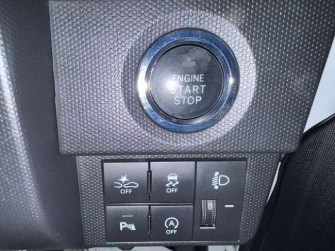 タフトX 4WD　ナビ　TV　Bカメラ　Bluetooth　ガラスルーフ　Egスターター 660