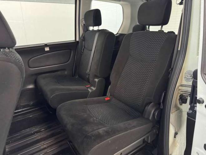 セレナ2.0 ハイウェイスター Sエディション 4WD　ナビ　TV　Bluetooth　Bカメラ　Pスライド　エマージェンシーB 2000