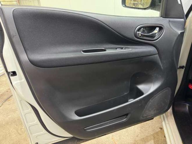 セレナ2.0 ハイウェイスター Sエディション 4WD　ナビ　TV　Bluetooth　Bカメラ　Pスライド　エマージェンシーB 2000