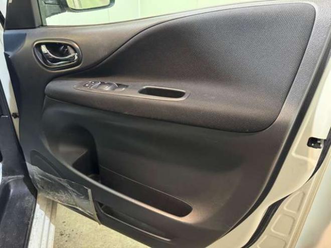 セレナ2.0 ハイウェイスター Sエディション 4WD　ナビ　TV　Bluetooth　Bカメラ　Pスライド　エマージェンシーB 2000