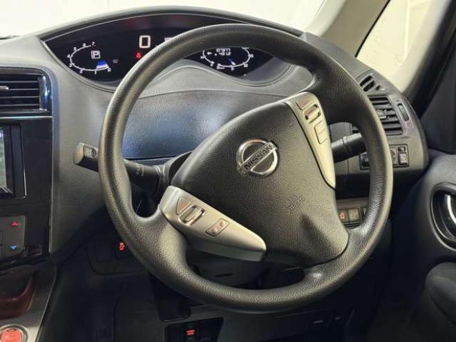 セレナ2.0 ハイウェイスター Sエディション 4WD　ナビ　TV　Bluetooth　Bカメラ　Pスライド　エマージェンシーB 2000