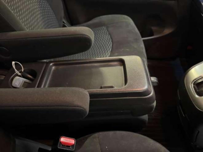 セレナ2.0 ハイウェイスター Sエディション 4WD　ナビ　TV　Bluetooth　Bカメラ　Pスライド　エマージェンシーB 2000