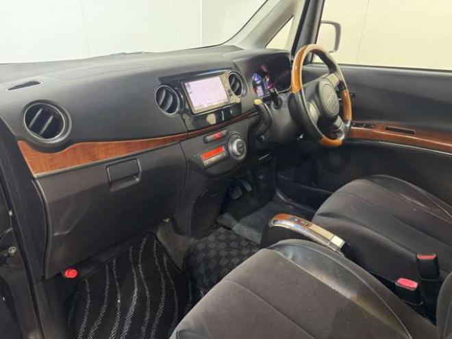 タントエグゼ カスタムRS 4WD　ナビ　TV　Bluetooth　ターボ 660