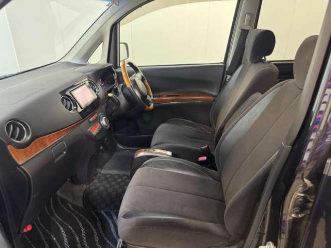 タントエグゼ カスタムRS 4WD　ナビ　TV　Bluetooth　ターボ 660