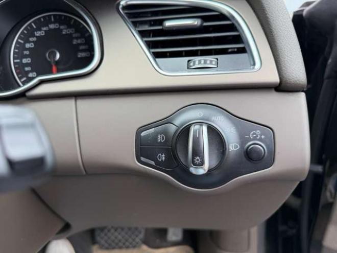 アウディA5スポーツバック 2.0 TFSI クワトロ Sラインパッケージ 4WD　レザーシート　プッシュスタート　パドルシフト　WALD20AW 正規輸入車 2000
