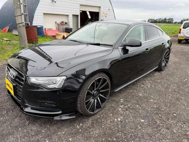アウディA5スポーツバック 2.0 TFSI クワトロ Sラインパッケージ 4WD　レザーシート　プッシュスタート　パドルシフト　WALD20AW 正規輸入車 2000