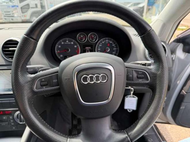 アウディA3スポーツバック 2.0 TFSI クワトロ 4WD　ナビ・TV・Bカメラ 正規輸入車 2000