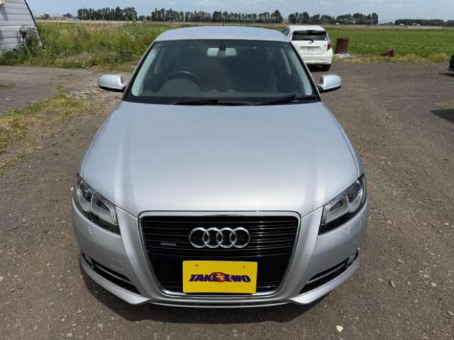 アウディA3スポーツバック 2.0 TFSI クワトロ 4WD　ナビ・TV・Bカメラ 正規輸入車 2000