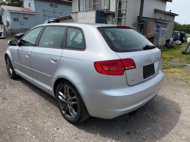 アウディA3スポーツバック 2.0 TFSI クワトロ 4WD　ナビ・TV・Bカメラ 正規輸入車 2000