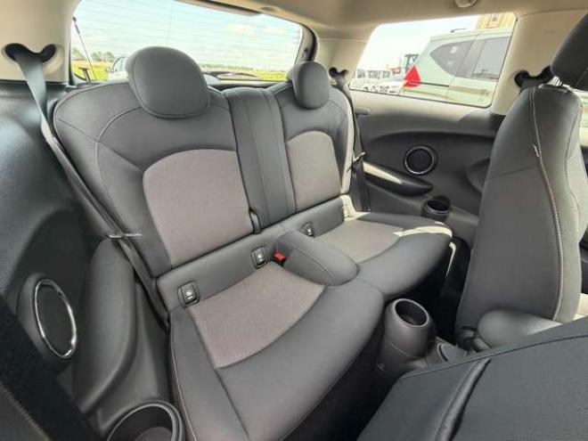 ミニクーパー 3ドア　純正ナビ・Bカメラ　Bluetooth 正規輸入車 2WD 1500