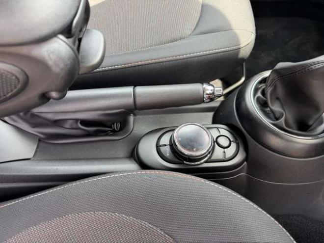 ミニクーパー 3ドア　純正ナビ・Bカメラ　Bluetooth 正規輸入車 2WD 1500