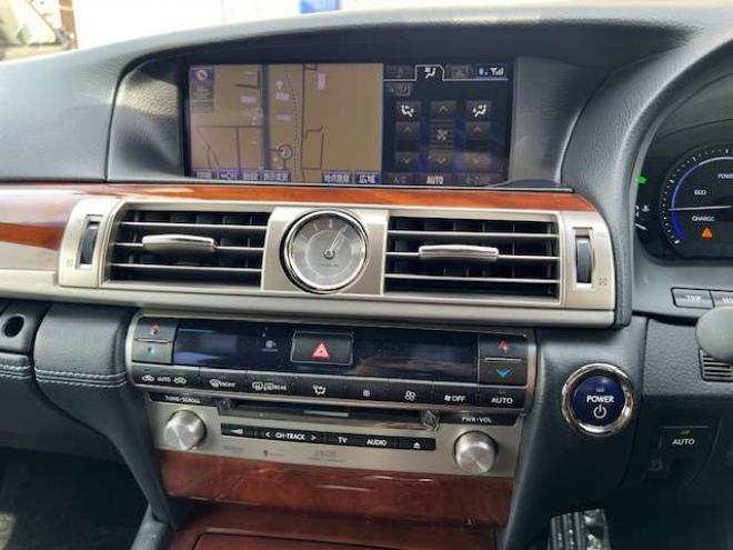 レクサスLSハイブリッド 600hL エグゼクティブパッケージ 4WD　WALDエアロ・WALD22AW・エクゼクティブパッケージ・マークレビンソン・純正ナビ・地デジ・リアエンターテインメント・BSM・オートマチックハイビーム・車検令和10年1月・本州仕入車両 5000