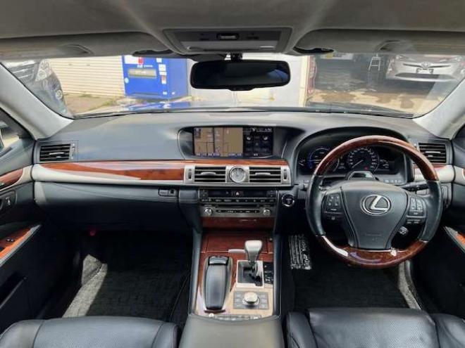レクサスLSハイブリッド 600hL エグゼクティブパッケージ 4WD　WALDエアロ・WALD22AW・エクゼクティブパッケージ・マークレビンソン・純正ナビ・地デジ・リアエンターテインメント・BSM・オートマチックハイビーム・車検令和10年1月・本州仕入車両 5000