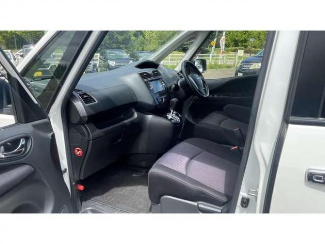 セレナ2.0 ハイウェイスター Vエアロモード 4WD　 2000