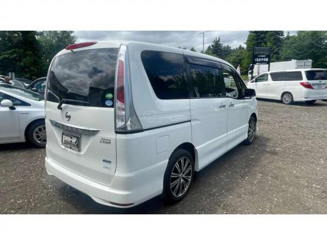 セレナ2.0 ハイウェイスター Vエアロモード 4WD　 2000