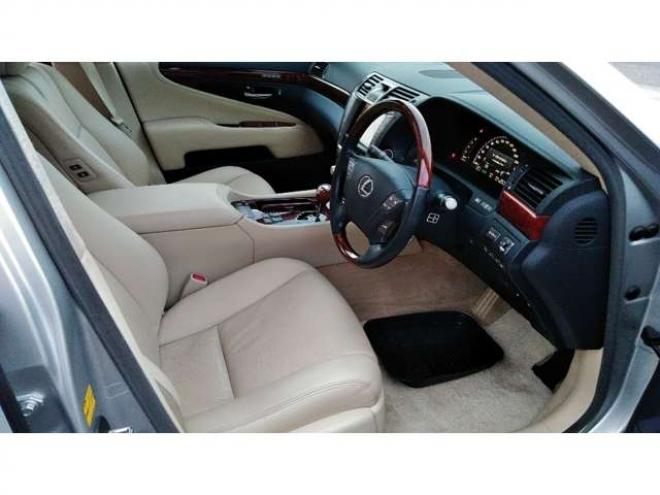 レクサスLSハイブリッド 600h バージョンU Iパッケージ 4WD　BRANEW22インチAW/サスコン/本州仕入車 5000