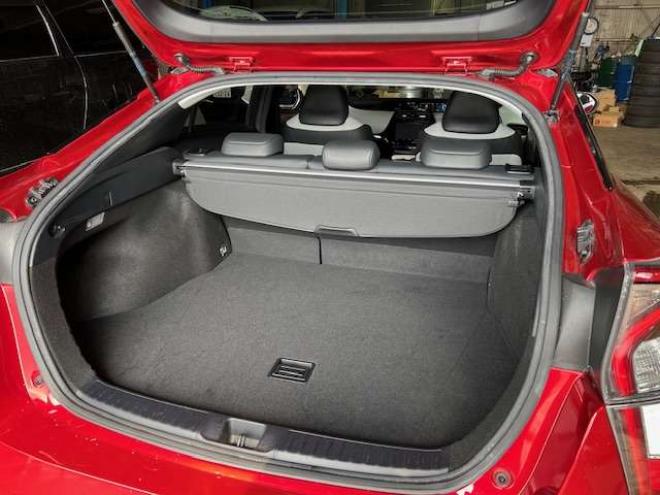 プリウス1.8 A ツーリングセレクション E-Four 4WD　法定24ヵ月点検整備付・新規車検整備付・純正9インチナビ・地デジ・セーフティーセンス・BSM・本州仕入車両 1800