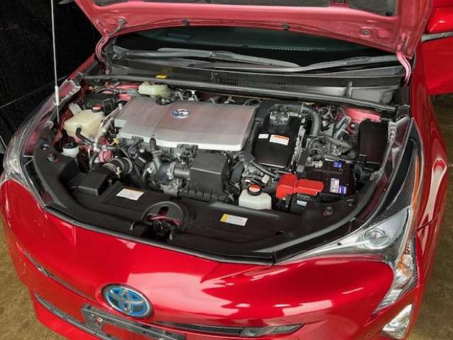プリウス1.8 A ツーリングセレクション E-Four 4WD　法定24ヵ月点検整備付・新規車検整備付・純正9インチナビ・地デジ・セーフティーセンス・BSM・本州仕入車両 1800