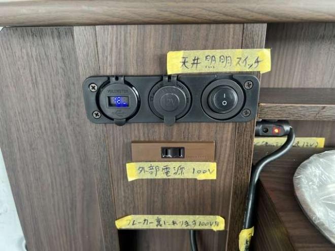 アクティバン SDX　キャンピング仕様車・車中泊仕様・マッドベージュ全塗装・Bluetooth対応社外ナビ・リアモニター・ベッドキット・LED照明・簡易シンク・100V外部電源・車検令和10年5月 2WD 660