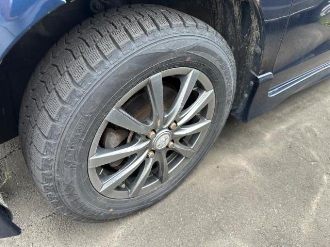 フリードGエアロ Lパッケージ 4WD 1500 5Dr