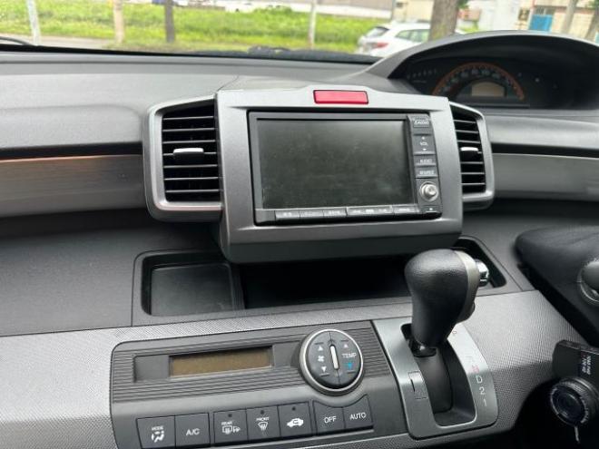 フリードGエアロ Lパッケージ 4WD 1500 5Dr