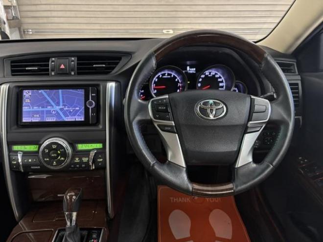 マークXプレミアム　Ｆｏｕｒ　本州仕入　ワンオーナー　最上級グレード　禁煙車　純正ハーフレザーシート　純正１６インチＡＷ　社外１６ＡＷ＋スタッドレスタイヤ　純正ナビ　フルセグ地デジ　Ｂｌｕｅｔｏｏｔｈオーディオ　バックカメラ 4WD 2500 4Dr