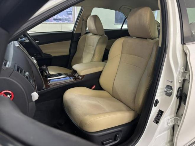 マークXプレミアム　Ｆｏｕｒ　本州仕入　ワンオーナー　最上級グレード　禁煙車　純正ハーフレザーシート　純正１６インチＡＷ　社外１６ＡＷ＋スタッドレスタイヤ　純正ナビ　フルセグ地デジ　Ｂｌｕｅｔｏｏｔｈオーディオ　バックカメラ 4WD 2500 4Dr