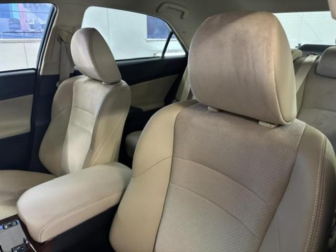 マークXプレミアム　Ｆｏｕｒ　本州仕入　ワンオーナー　最上級グレード　禁煙車　純正ハーフレザーシート　純正１６インチＡＷ　社外１６ＡＷ＋スタッドレスタイヤ　純正ナビ　フルセグ地デジ　Ｂｌｕｅｔｏｏｔｈオーディオ　バックカメラ 4WD 2500 4Dr