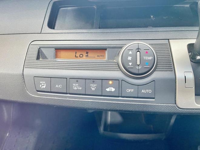 フリード1.5Gジャストセレクション 4WD 5年保証 パワスラ ナビTV Bカメ ドラレコ 後席モニタ 夏冬タイヤ 自社認証工場 寒冷地仕様 禁煙