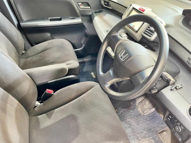 フリード1.5Gジャストセレクション 4WD 5年保証 パワスラ ナビTV Bカメ ドラレコ 後席モニタ 夏冬タイヤ 自社認証工場 寒冷地仕様 禁煙