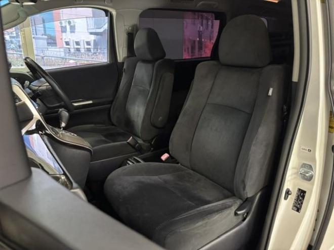 アルファード２４０Ｓ　プライムセレクションⅡ　タイプゴールドⅡ　本州仕入　禁煙車　アルパインリアフリップダウンモニター　両側パワースライドドア　パワーバックドア　純正１８インチＡＷ　社外１６ＡＷ＋スタッドレスタイヤ　純正ナビ　地デジ　Ｂｌｕｅｔｏｏｔｈオーディオ 4WD 2400 5Dr