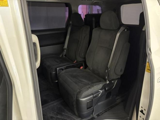 アルファード２４０Ｓ　プライムセレクションⅡ　タイプゴールドⅡ　本州仕入　禁煙車　アルパインリアフリップダウンモニター　両側パワースライドドア　パワーバックドア　純正１８インチＡＷ　社外１６ＡＷ＋スタッドレスタイヤ　純正ナビ　地デジ　Ｂｌｕｅｔｏｏｔｈオーディオ 4WD 2400 5Dr