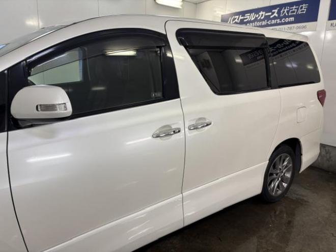 アルファード２４０Ｓ　プライムセレクションⅡ　タイプゴールドⅡ　本州仕入　禁煙車　アルパインリアフリップダウンモニター　両側パワースライドドア　パワーバックドア　純正１８インチＡＷ　社外１６ＡＷ＋スタッドレスタイヤ　純正ナビ　地デジ　Ｂｌｕｅｔｏｏｔｈオーディオ 4WD 2400 5Dr