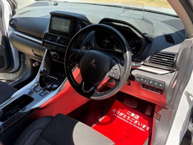 エクリプスクロスPHEV 2.4 G 4WD　ハーフレザーシートETCシートヒーター　ハンドルヒータークルーズコントロール　パドルシフト 2400