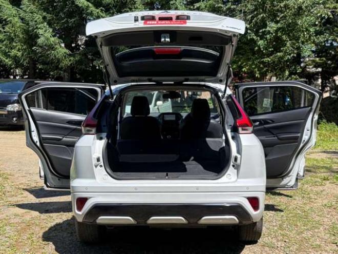 エクリプスクロスPHEV 2.4 G 4WD　ハーフレザーシートETCシートヒーター　ハンドルヒータークルーズコントロール　パドルシフト 2400