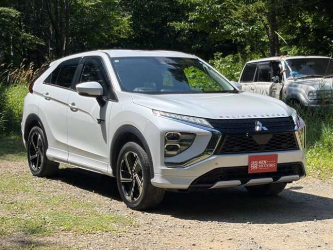 エクリプスクロスPHEV 2.4 G 4WD　ハーフレザーシートETCシートヒーター　ハンドルヒータークルーズコントロール　パドルシフト 2400