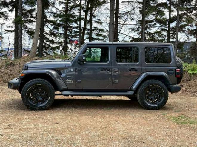 ラングラーアンリミテッド サハラ 3.6L 4WD　グラナイトグレー　エアコン　クルコン　パワステ　パワーウィンドウ　フロントカメラ　バックカメラ　キーレスエントリー　アルミホイール　ABS　横滑り防止装置　盗難防止装置　フルセグTV 正規輸入車 3600
