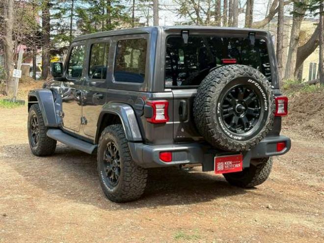 ラングラーアンリミテッド サハラ 3.6L 4WD　グラナイトグレー　エアコン　クルコン　パワステ　パワーウィンドウ　フロントカメラ　バックカメラ　キーレスエントリー　アルミホイール　ABS　横滑り防止装置　盗難防止装置　フルセグTV 正規輸入車 3600