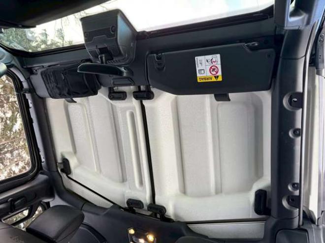 ラングラーアンリミテッド サハラ 3.6L 4WD　グラナイトグレー　エアコン　クルコン　パワステ　パワーウィンドウ　フロントカメラ　バックカメラ　キーレスエントリー　アルミホイール　ABS　横滑り防止装置　盗難防止装置　フルセグTV 正規輸入車 3600