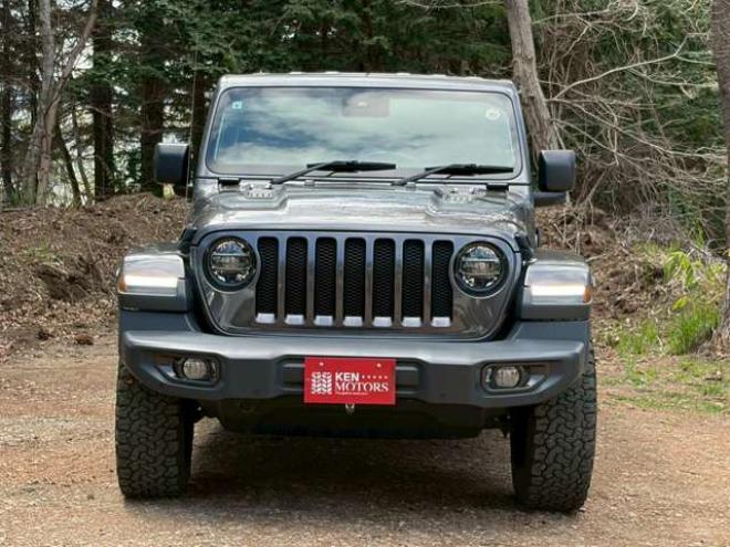 ラングラーアンリミテッド サハラ 3.6L 4WD　グラナイトグレー　エアコン　クルコン　パワステ　パワーウィンドウ　フロントカメラ　バックカメラ　キーレスエントリー　アルミホイール　ABS　横滑り防止装置　盗難防止装置　フルセグTV 正規輸入車 3600