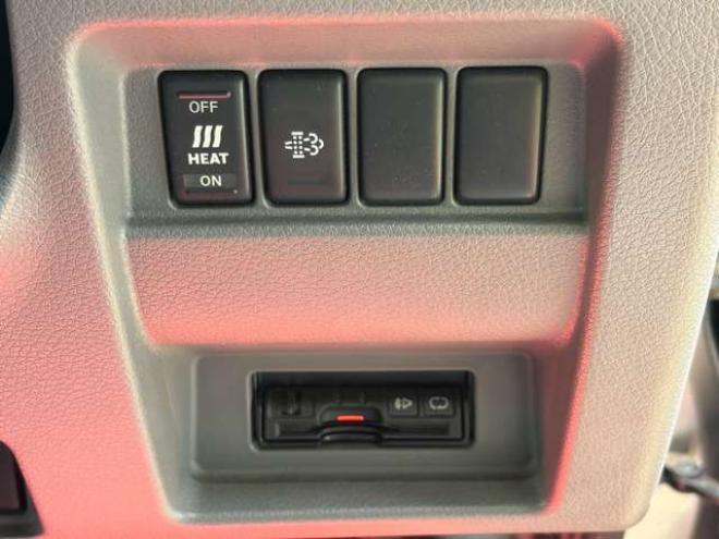 キャラバンNV350 2.5 プレミアムGX ロングボディ ディーゼルターボ 4WD　本州仕入　社外ナビ　バックカメラ　地デジ　エンジンスターター　ベットキット　ETC 2500