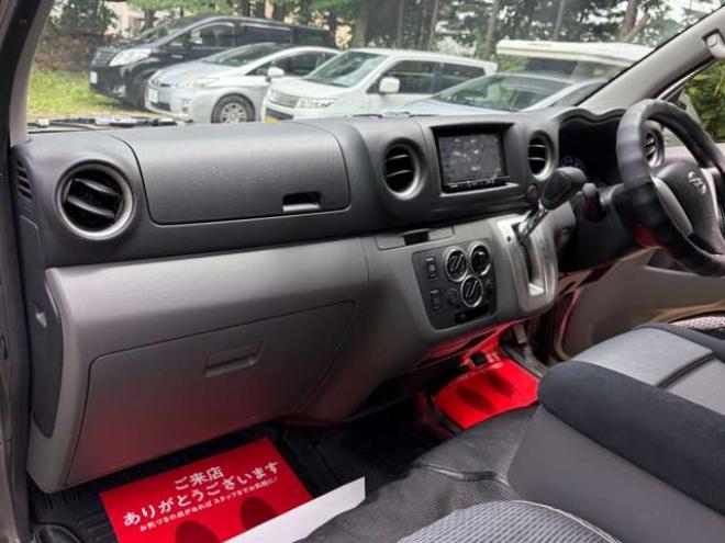 キャラバンNV350 2.5 プレミアムGX ロングボディ ディーゼルターボ 4WD　本州仕入　社外ナビ　バックカメラ　地デジ　エンジンスターター　ベットキット　ETC 2500