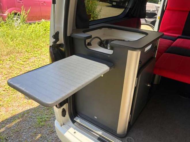 ハイエース2.7 GL ロング ミドルルーフ 4WD　キャンピング仕様(3ナンバー)　冷蔵庫　流し台　F Fヒーター　テーブル　ベット展開　外部電源　インバーター　バッテリーシステム　10人乗り 2700
