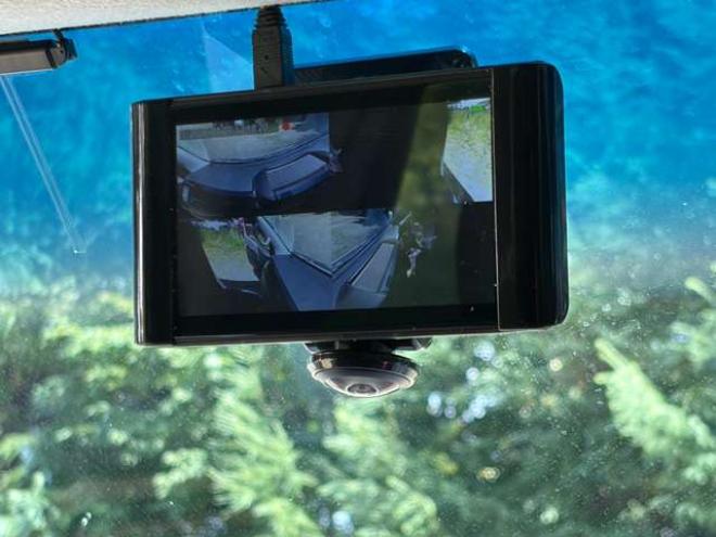 ハイエース2.7 GL ロング ミドルルーフ 4WD　キャンピング仕様(3ナンバー)　冷蔵庫　流し台　F Fヒーター　テーブル　ベット展開　外部電源　インバーター　バッテリーシステム　10人乗り 2700